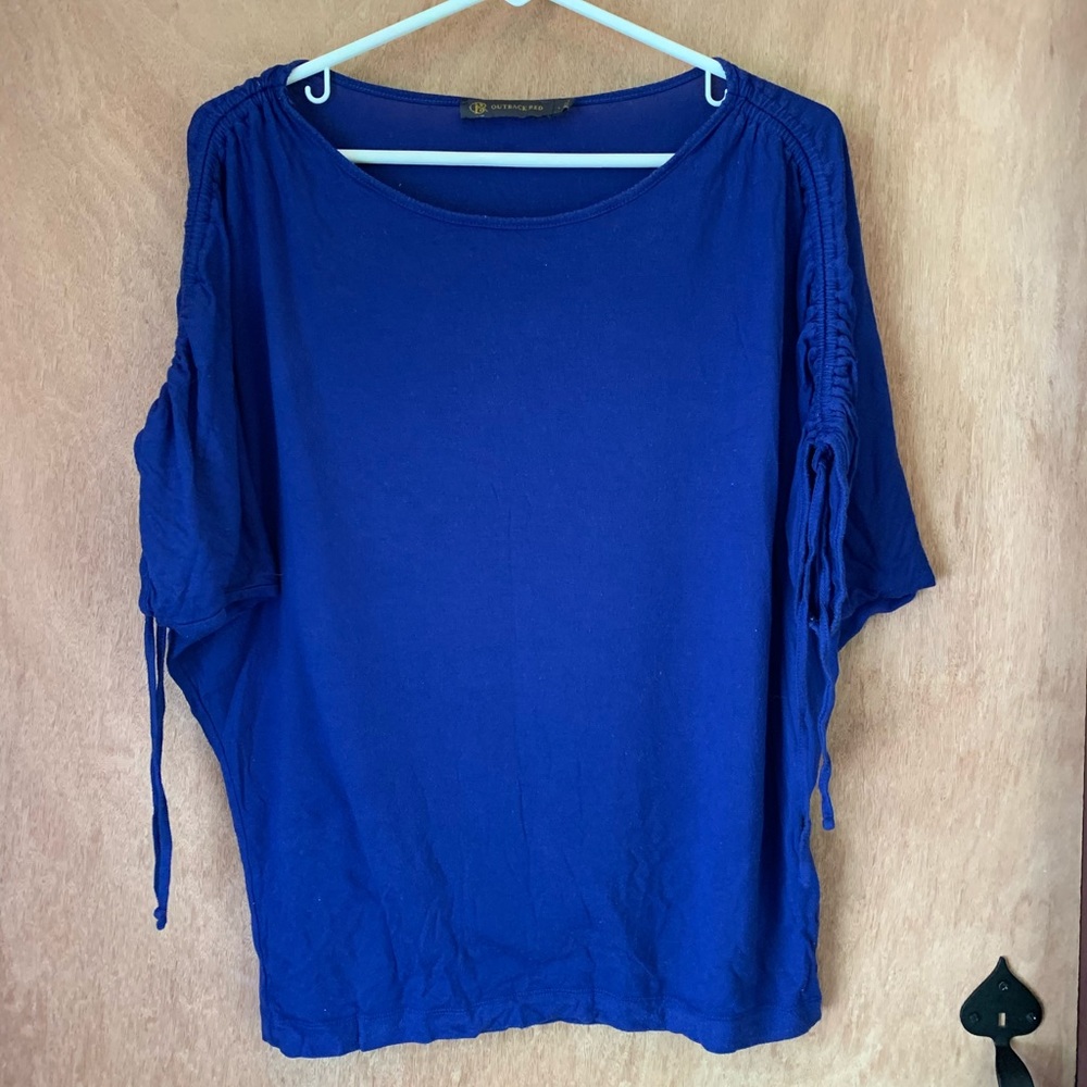Outback Red tee